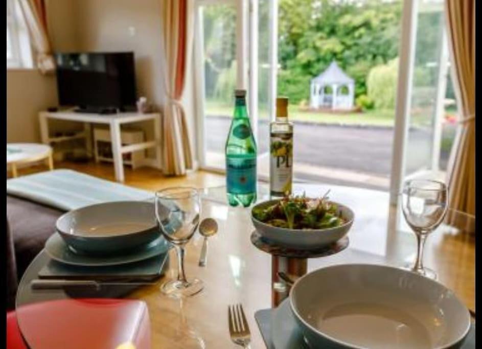 The Nook Located In A Beautiful Garden Setting With Parking Villa Stratford-upon-Avon Exteriör bild